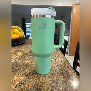 40oz Stanley Cup Green